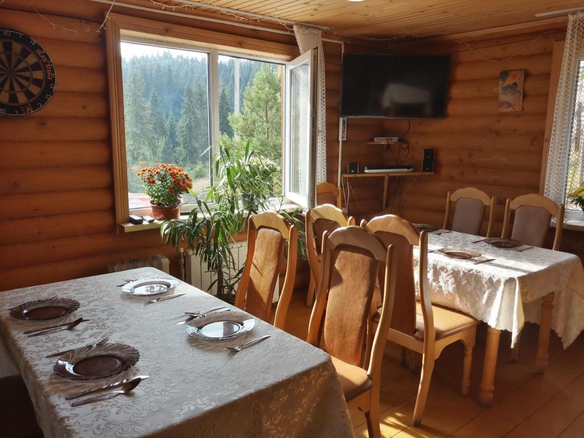 Hotel Мала Одеса à Yablunytsya Extérieur photo
