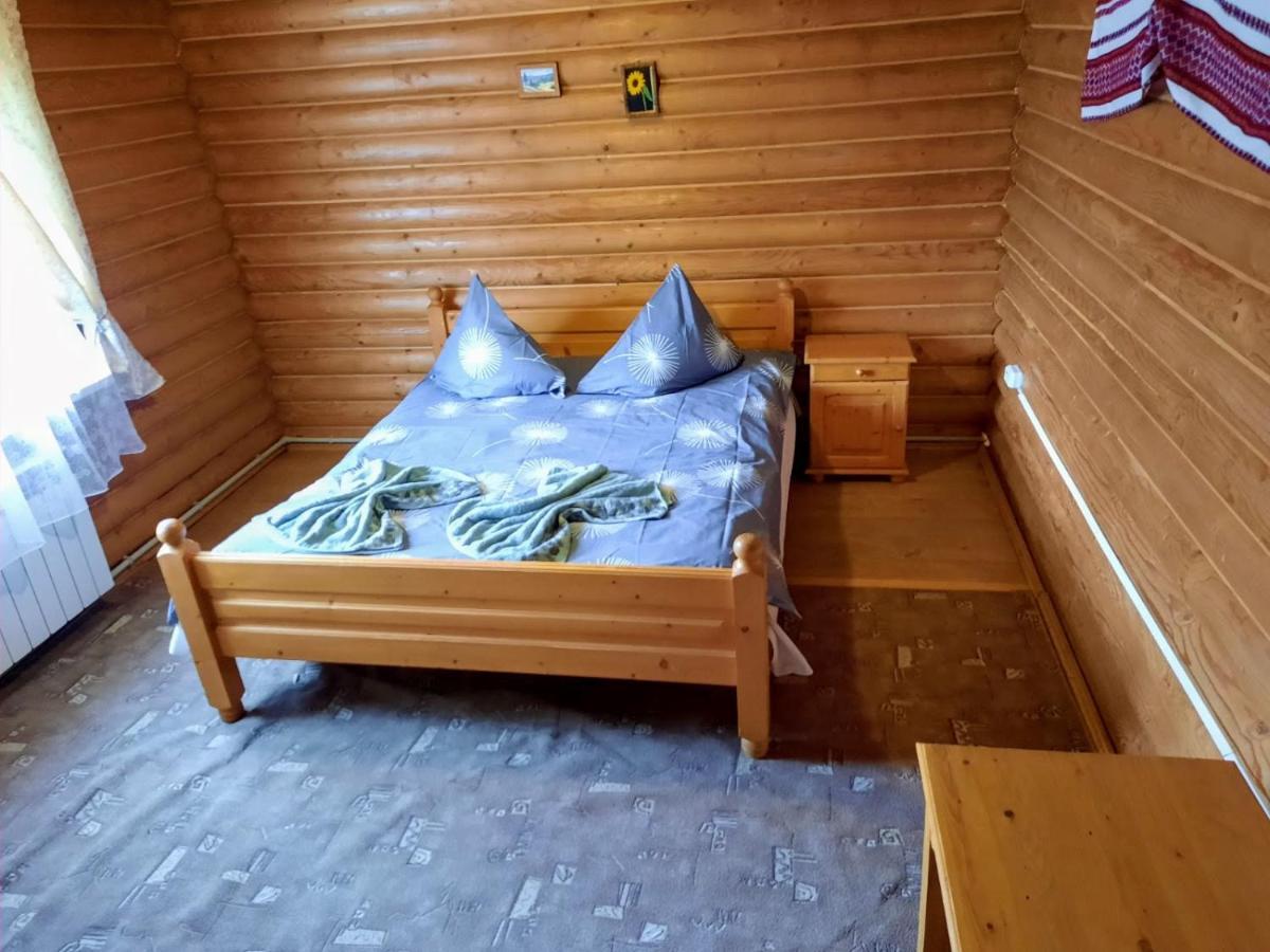 Hotel Мала Одеса à Yablunytsya Extérieur photo