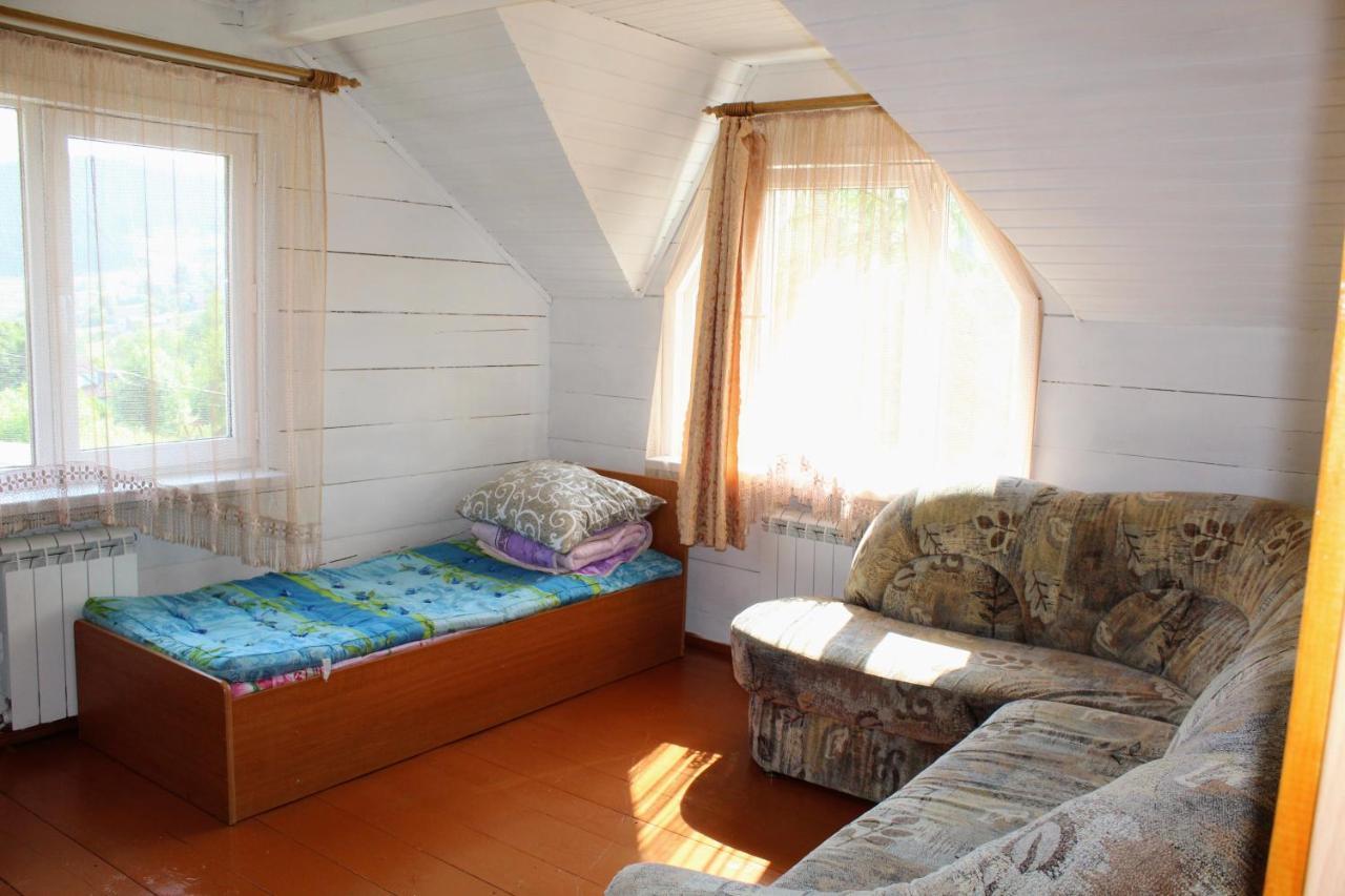 Hotel Мала Одеса à Yablunytsya Extérieur photo