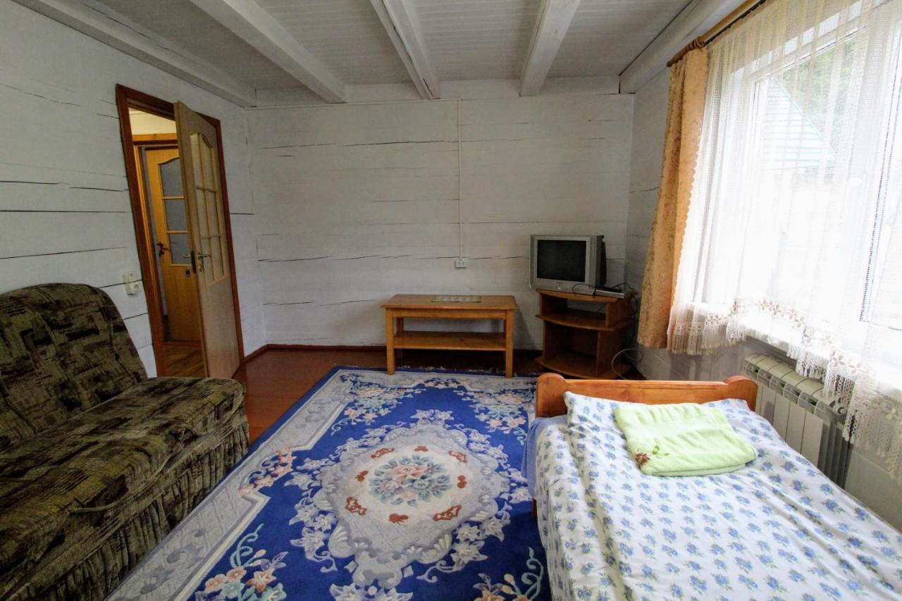 Hotel Мала Одеса à Yablunytsya Extérieur photo