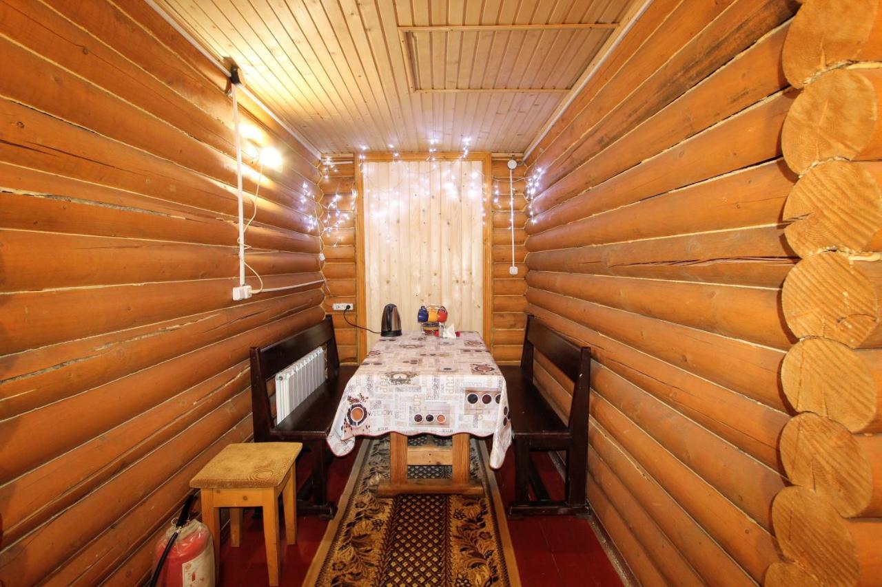 Hotel Мала Одеса à Yablunytsya Extérieur photo