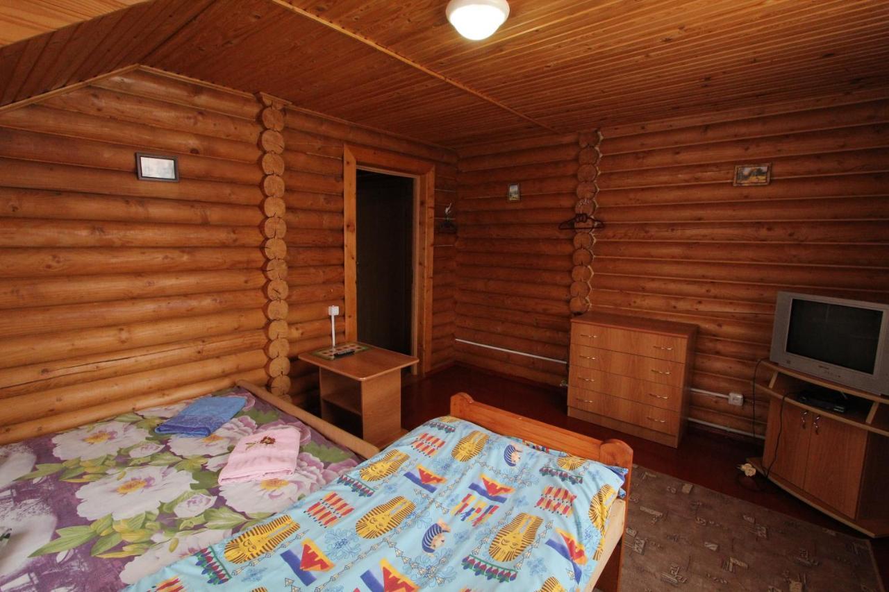 Hotel Мала Одеса à Yablunytsya Extérieur photo