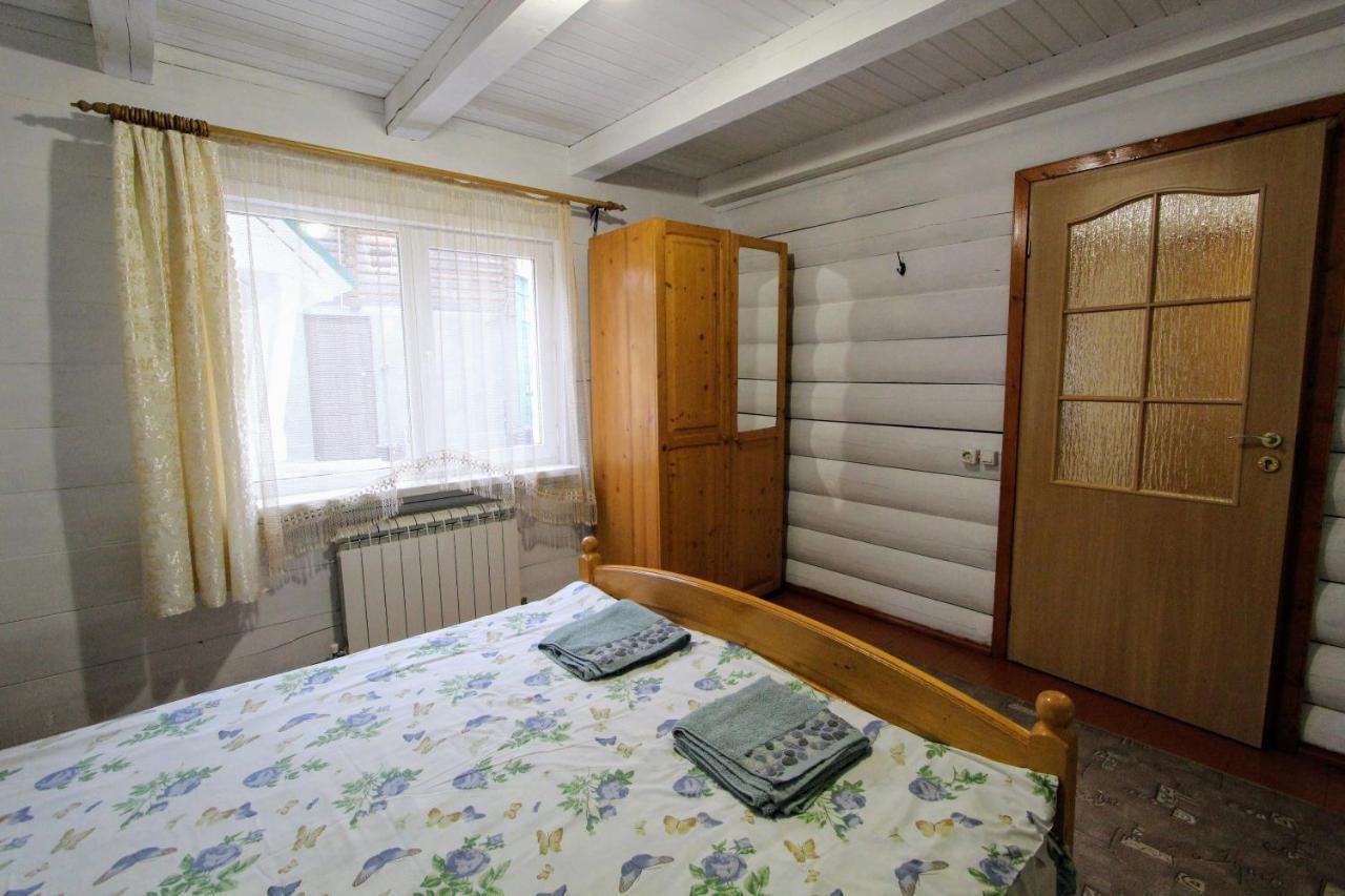 Hotel Мала Одеса à Yablunytsya Extérieur photo