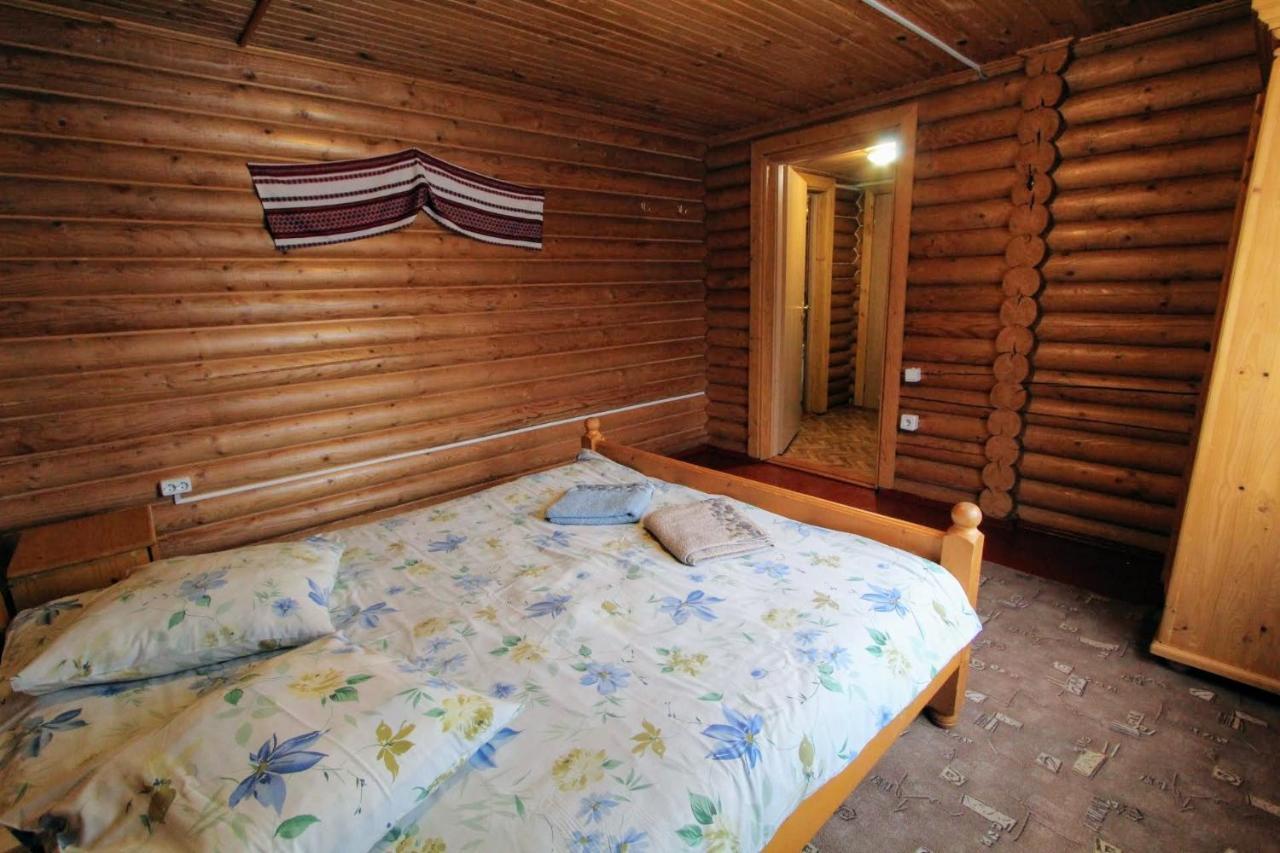 Hotel Мала Одеса à Yablunytsya Extérieur photo