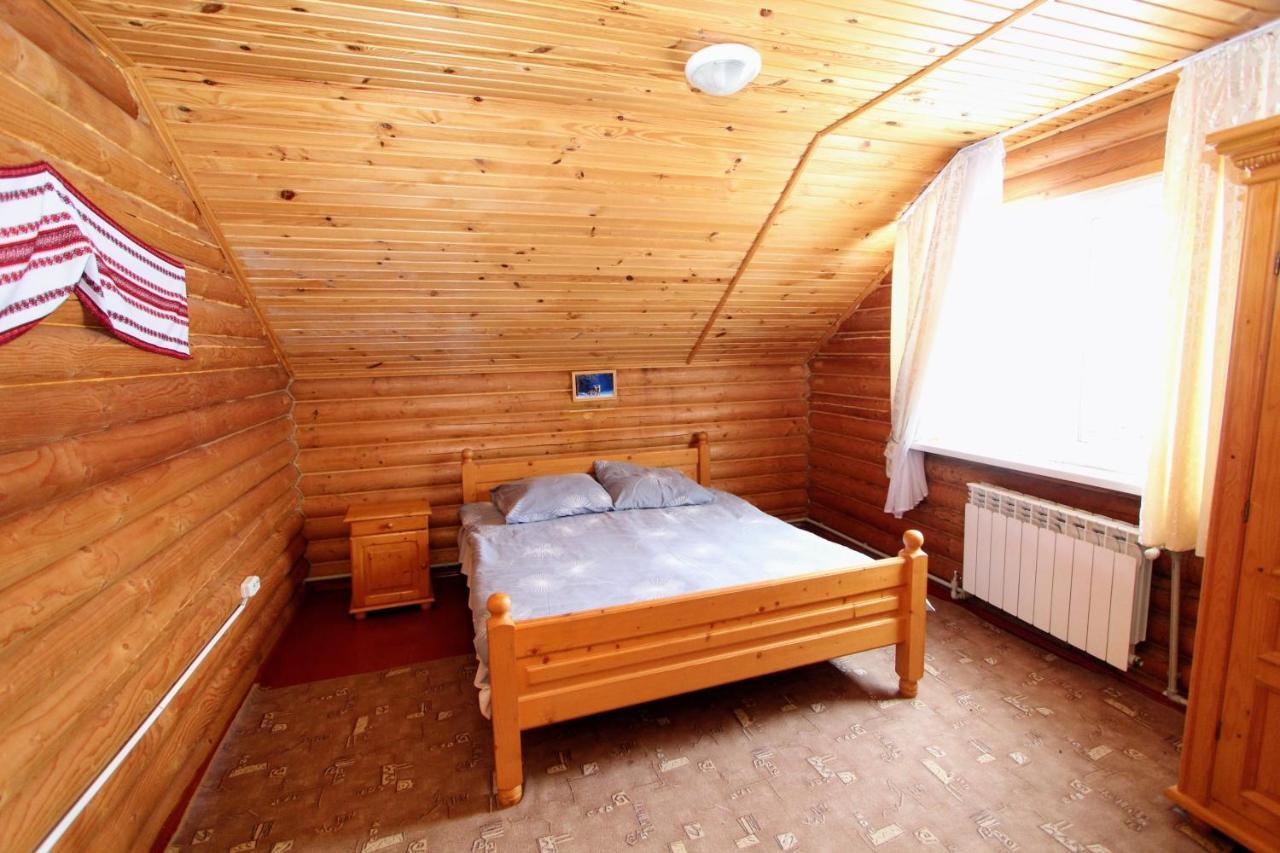 Hotel Мала Одеса à Yablunytsya Extérieur photo