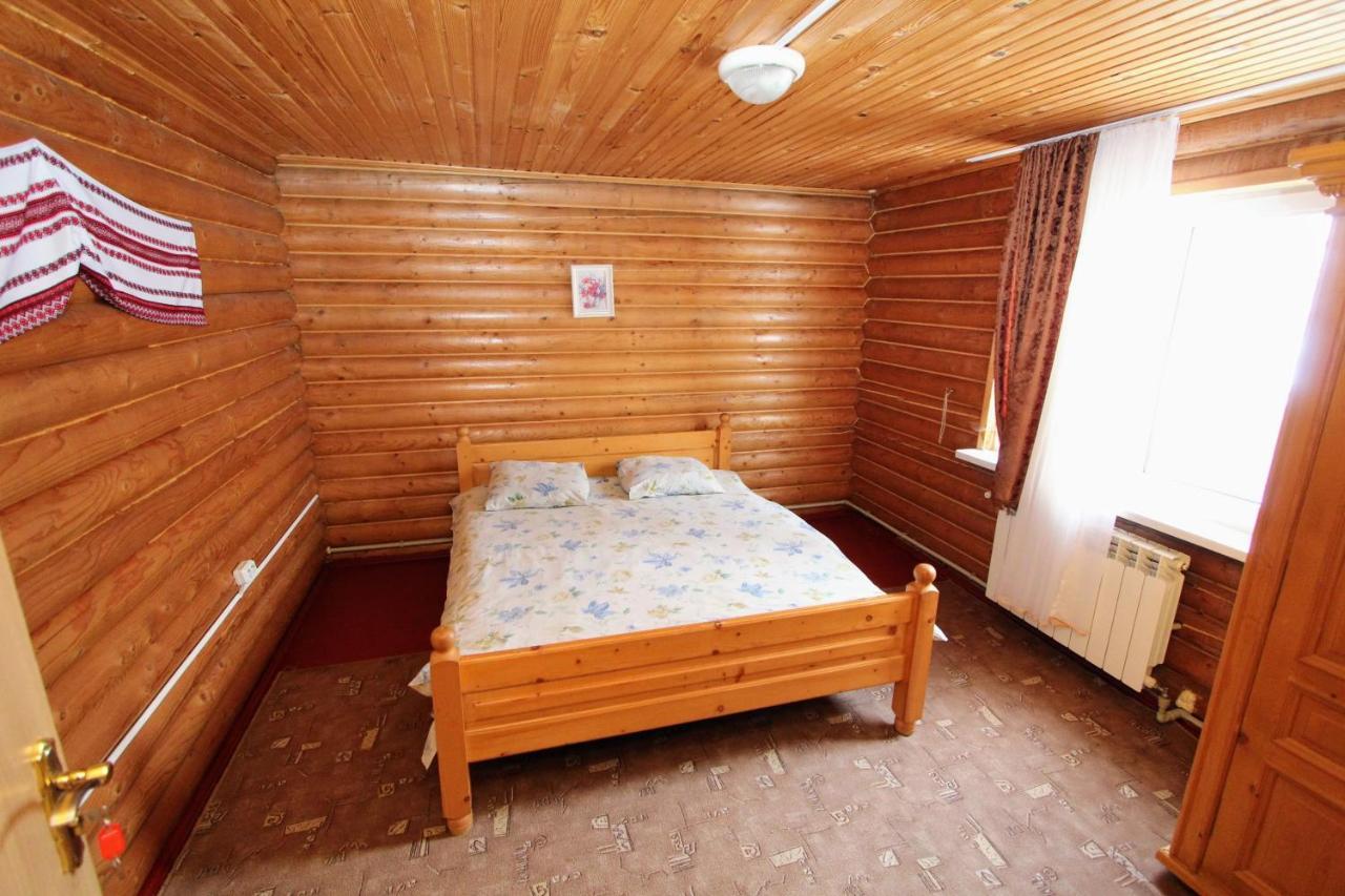 Hotel Мала Одеса à Yablunytsya Extérieur photo