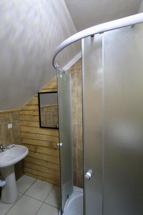 Hotel Мала Одеса à Yablunytsya Extérieur photo