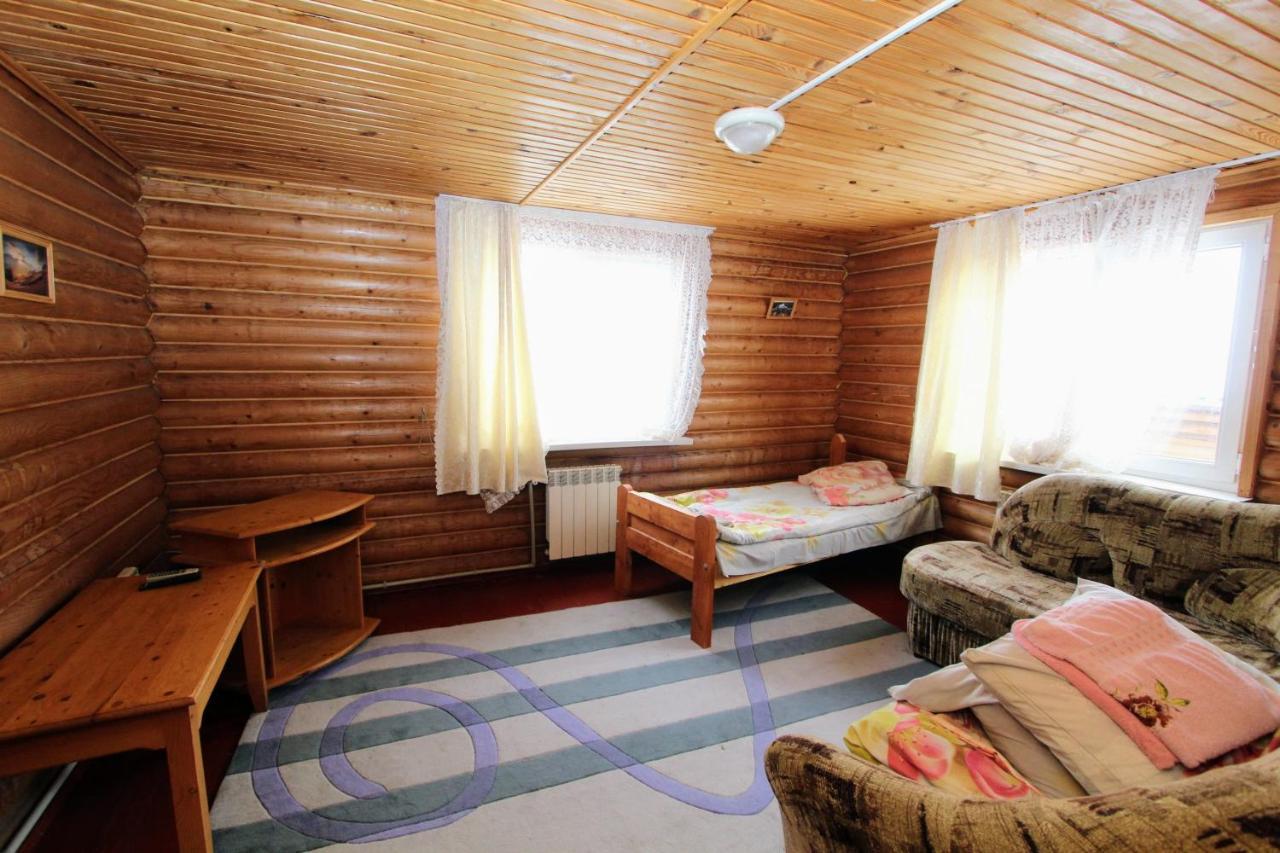 Hotel Мала Одеса à Yablunytsya Extérieur photo